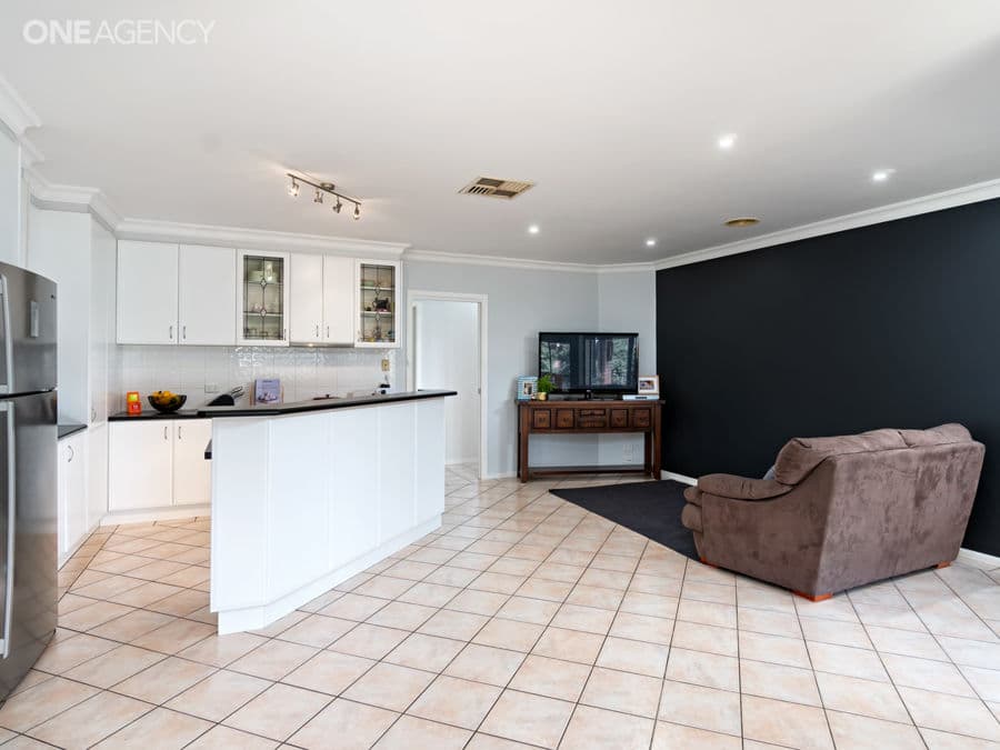 3 Woomera Place, Glenfield Park, Glenfield Park - Thumbnail 4