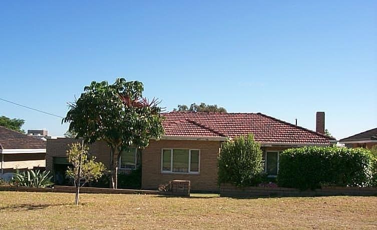 12 Edmondson Crescent, Karrinyup, Karrinyup - Image 1
