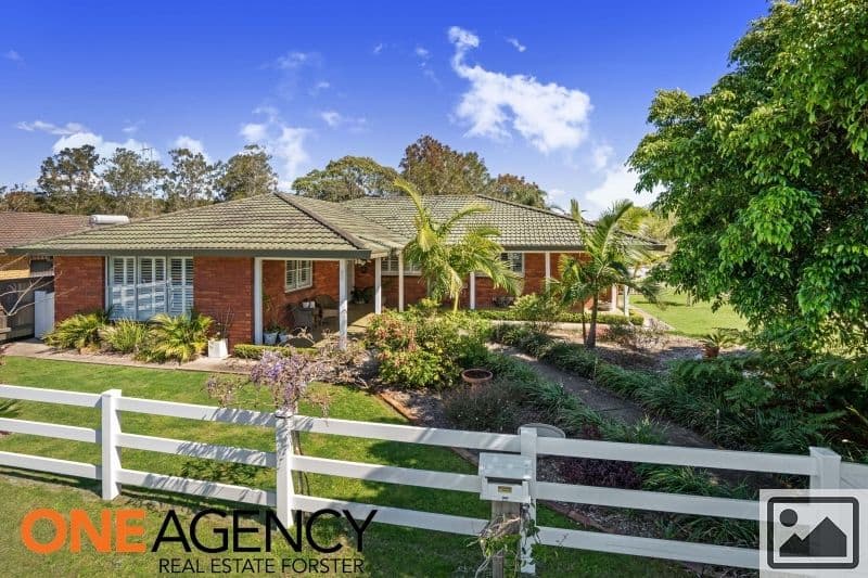 20 Fairway Crescent, Forster, Forster - Image 1
