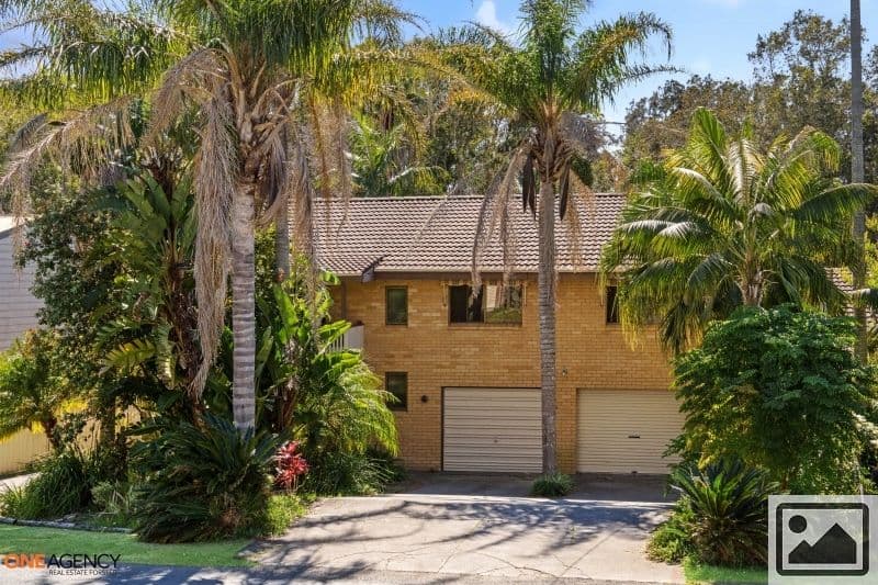 32 Seabreeze Parade, Green Point, Green Point - Image 1