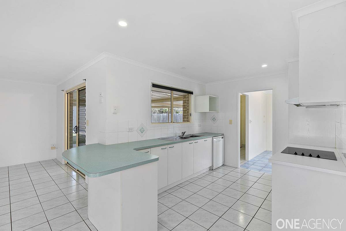 56 Kookaburra Drive, Eli Waters, Eli Waters - Thumbnail 4
