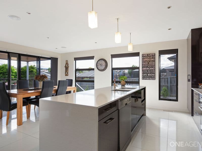 98 Mount Stuart Drive, Newnham, Newnham - Thumbnail 4