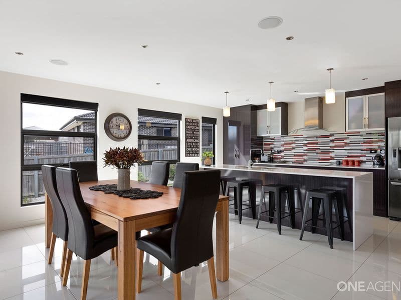 98 Mount Stuart Drive, Newnham, Newnham - Thumbnail 5