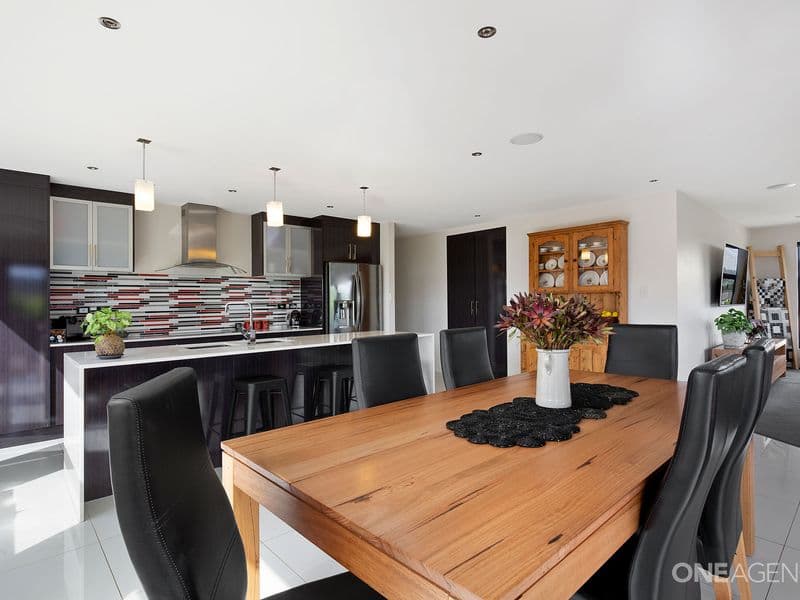 98 Mount Stuart Drive, Newnham, Newnham - Thumbnail 6