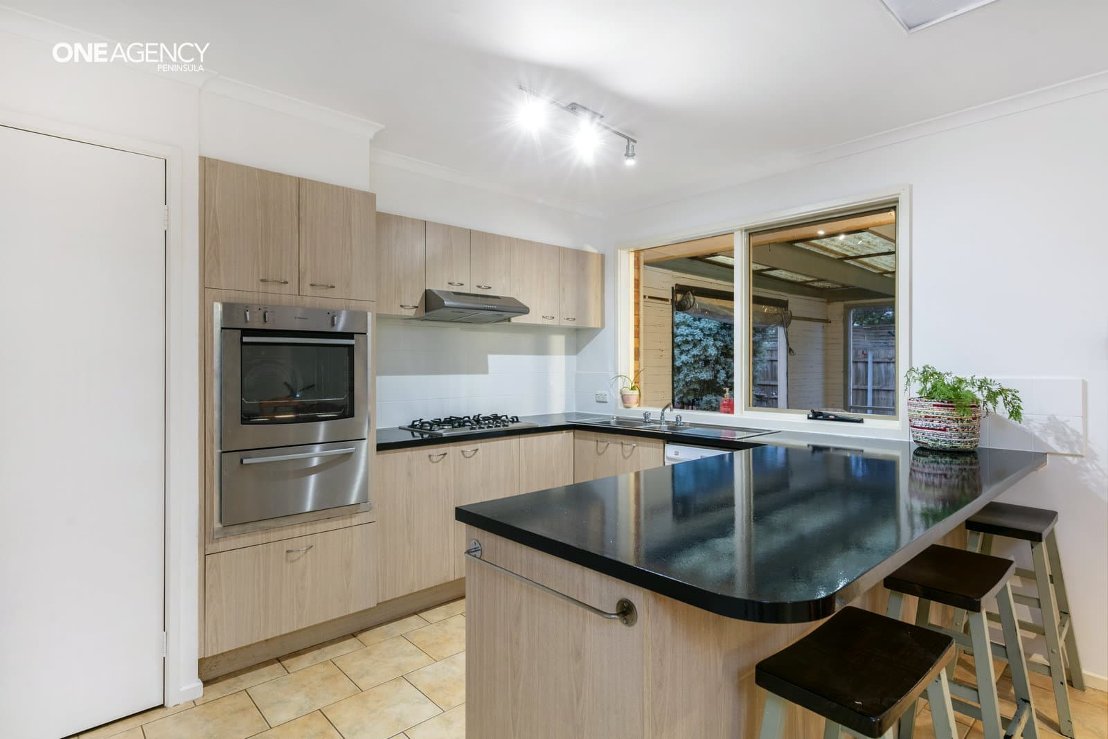 5 Kristian Court, Mount Martha, Mount Martha - Thumbnail 2