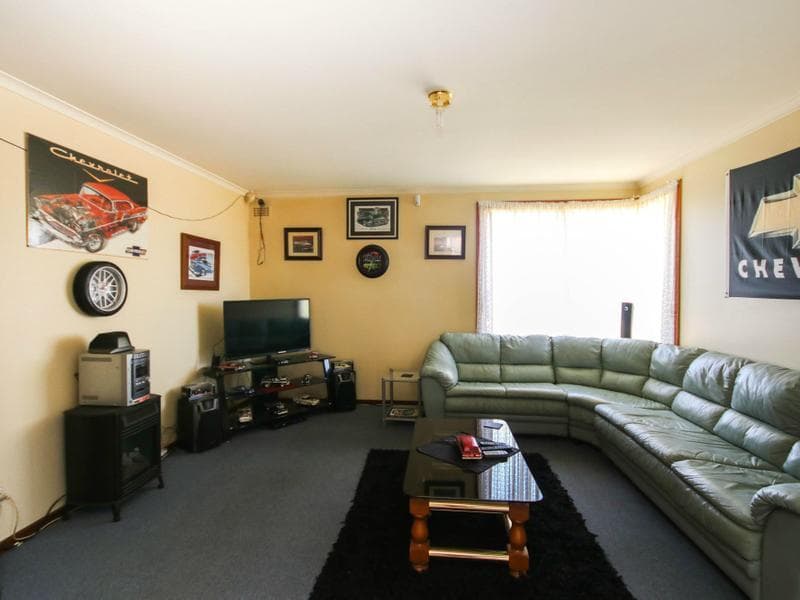 18 Loane Avenue, East Devonport, East Devonport - Thumbnail 3