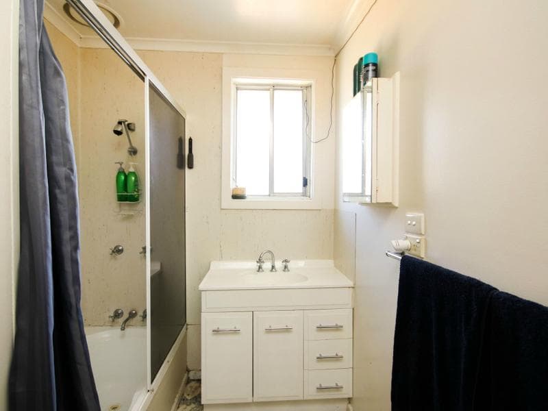 18 Loane Avenue, East Devonport, East Devonport - Thumbnail 6