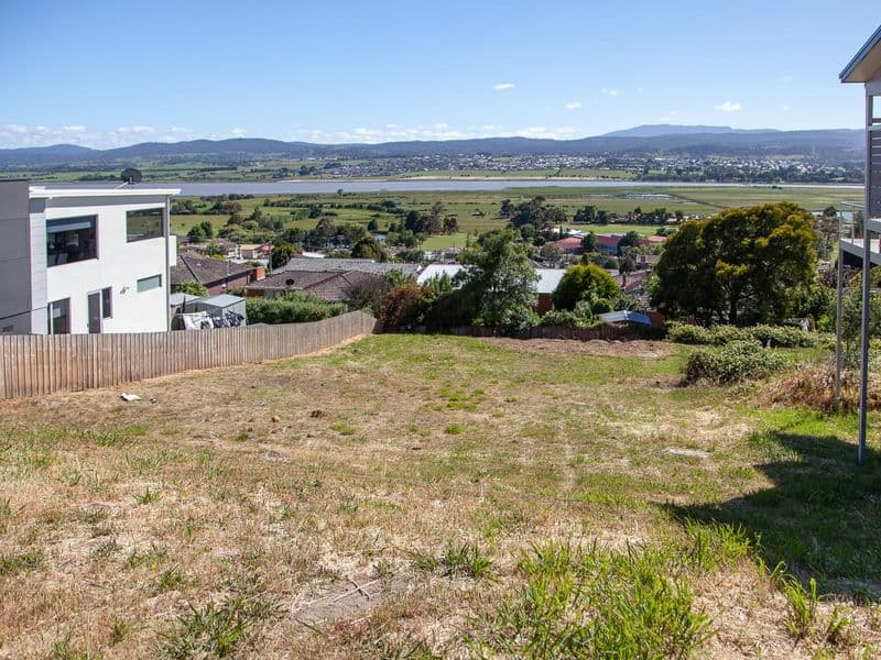 105 Dion Crescent, Riverside, Riverside - Thumbnail 4
