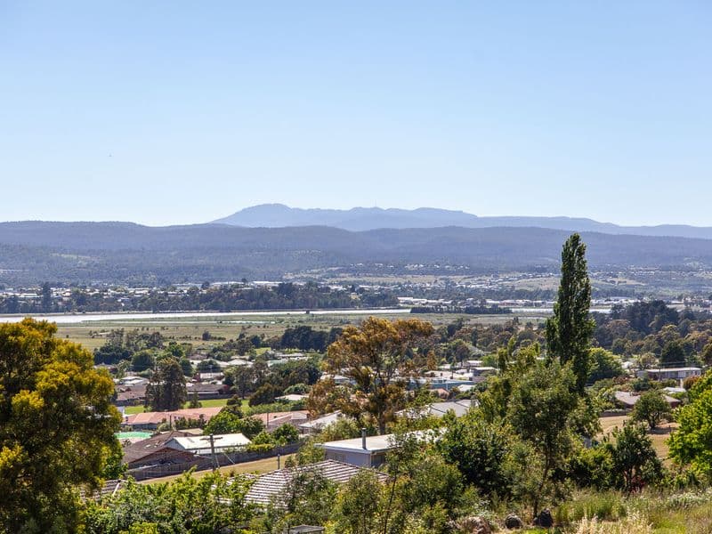 105 Dion Crescent, Riverside, Riverside - Thumbnail 8