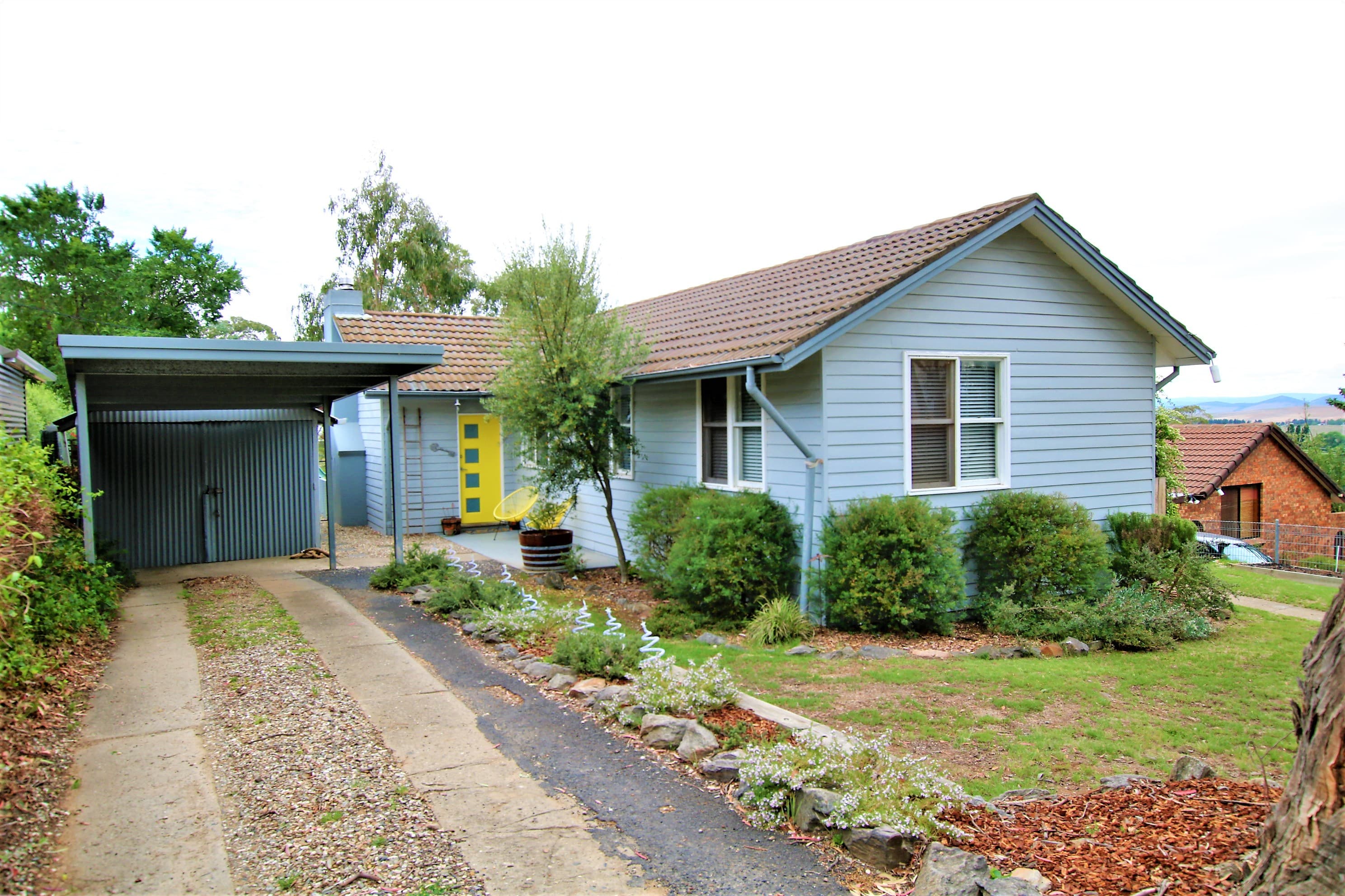 8 Doondoo Place, Cooma, Cooma - Thumbnail 2