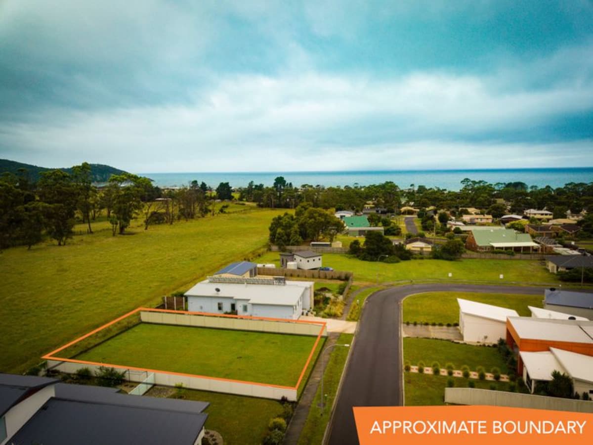 21 Serrata Crescent, Sisters Beach, Sisters Beach - Thumbnail 2