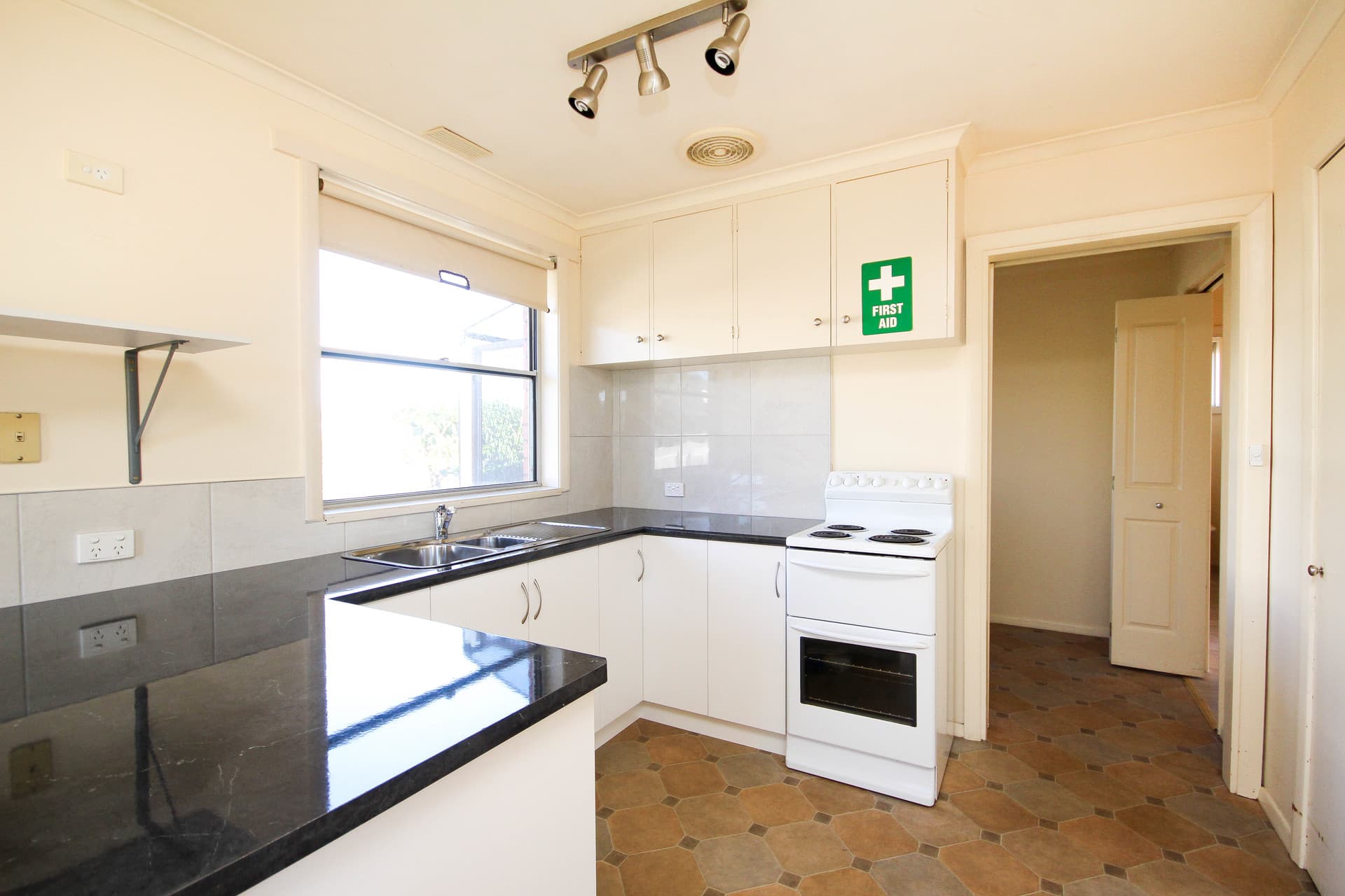 51 Surrey Street, Devonport, Devonport - Thumbnail 2