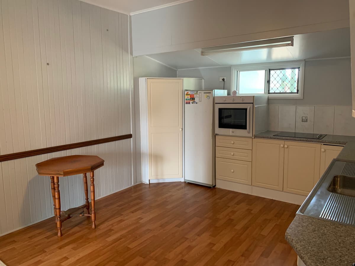 24 Edward Street, Urangan, Urangan - Thumbnail 2