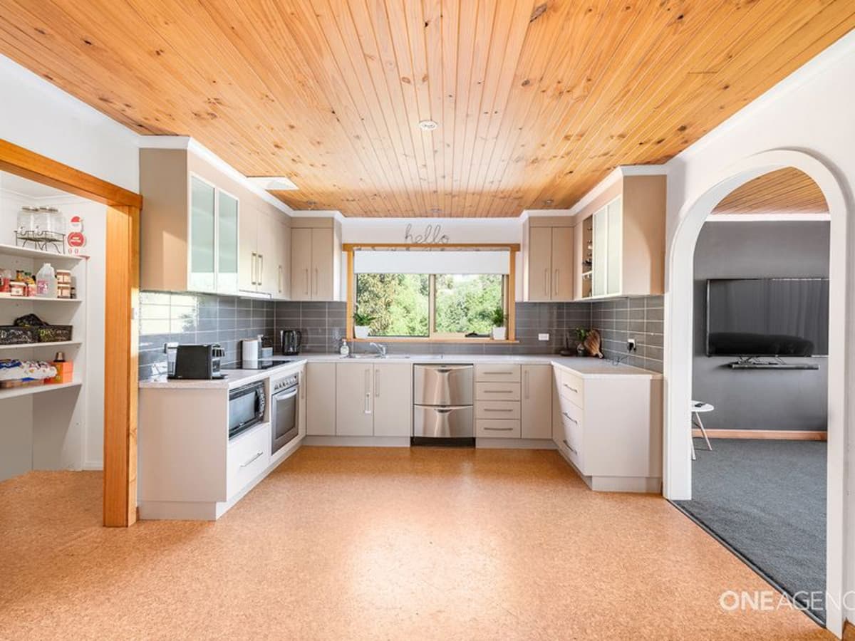 10 Gray Street, Upper Burnie, Upper Burnie - Thumbnail 8