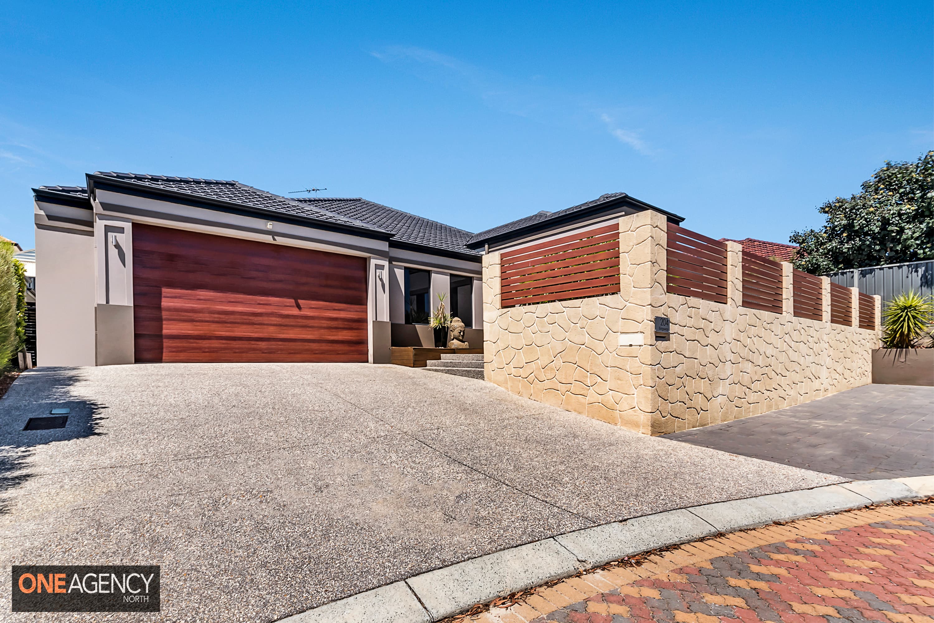 204 Kingsway, Darch, Darch - Image 1