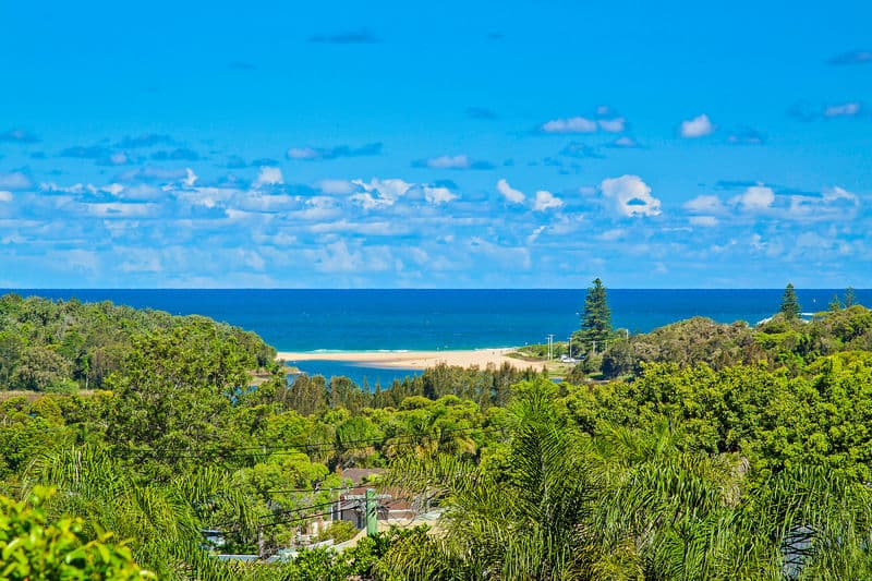 16 Coreen Drive, Wamberal, Wamberal - Image 1
