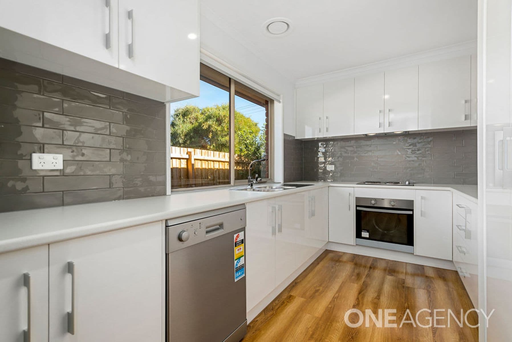 60 Mitchells Lane, Sunbury, Sunbury - Thumbnail 4