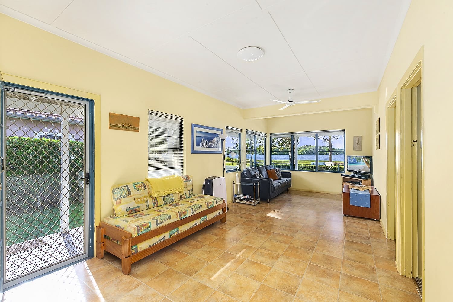 583 Ocean Drive, North Haven, North Haven - Thumbnail 5
