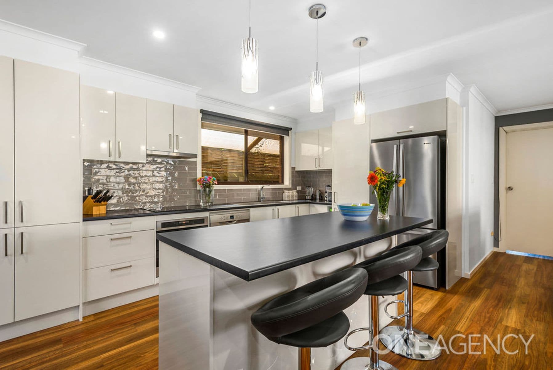 27 Muirfield Drive, Sunbury, Sunbury - Thumbnail 3