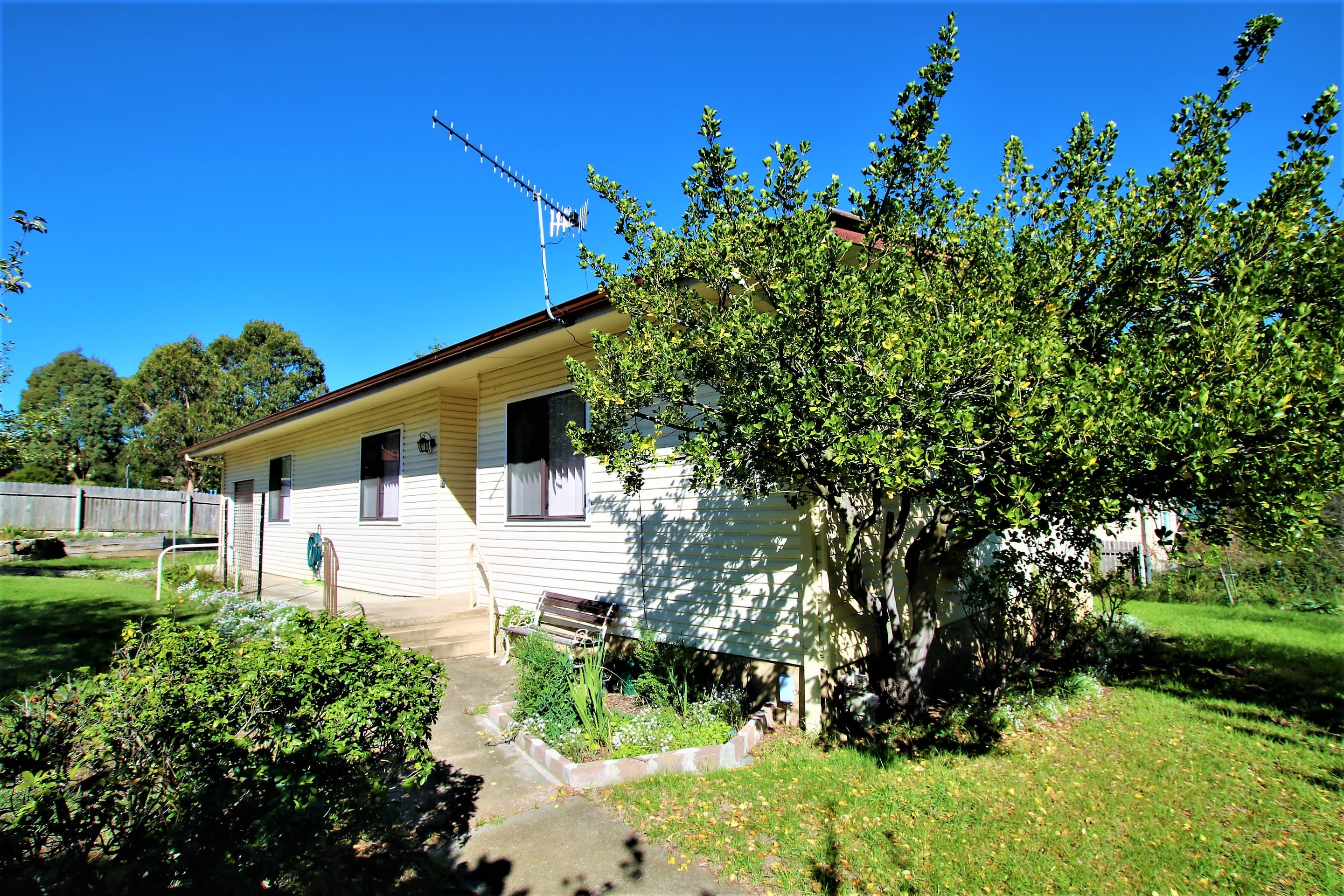 76 Denison Street, Cooma, Cooma - Image 1