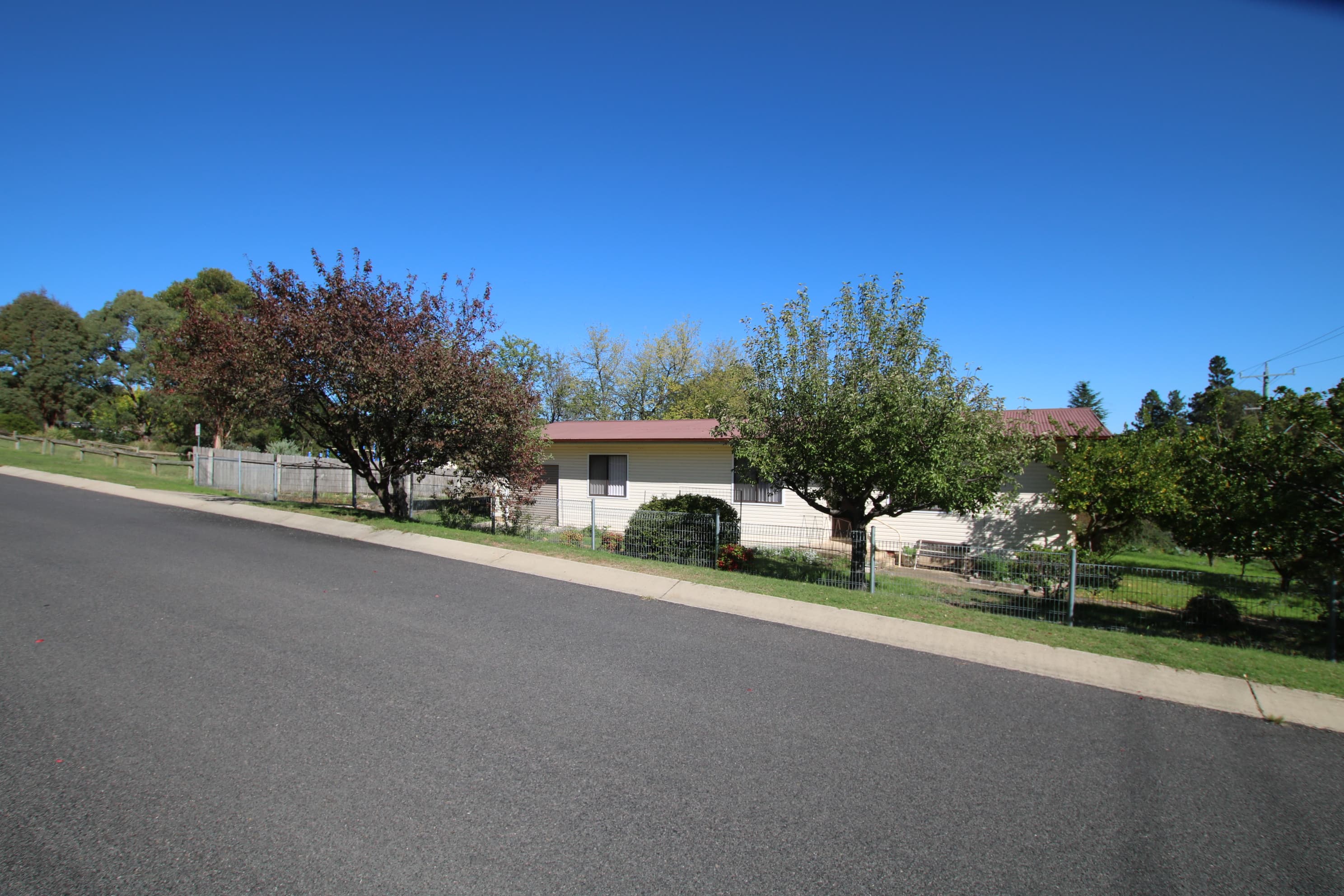 76 Denison Street, Cooma, Cooma - Thumbnail 3