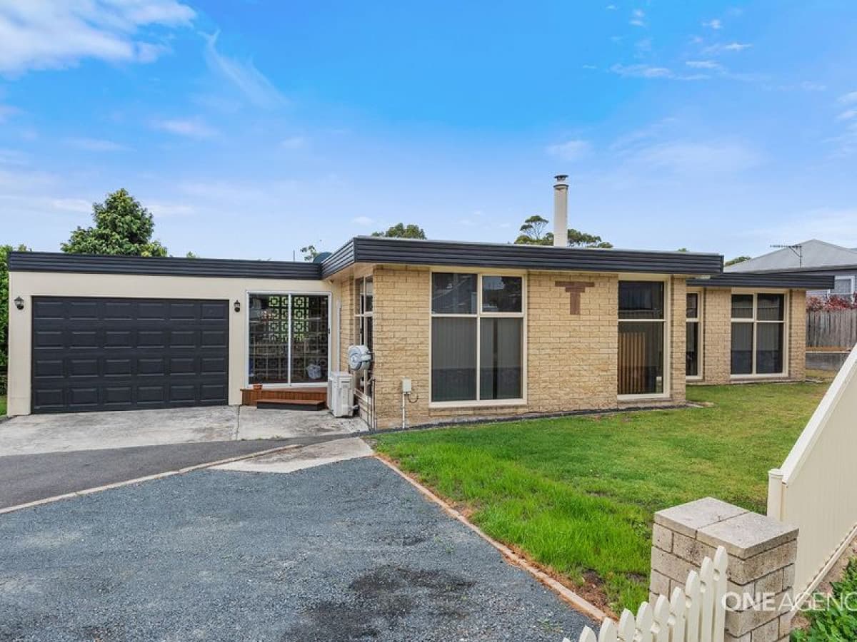 42 Raglan Street, Somerset, Somerset - Image 1