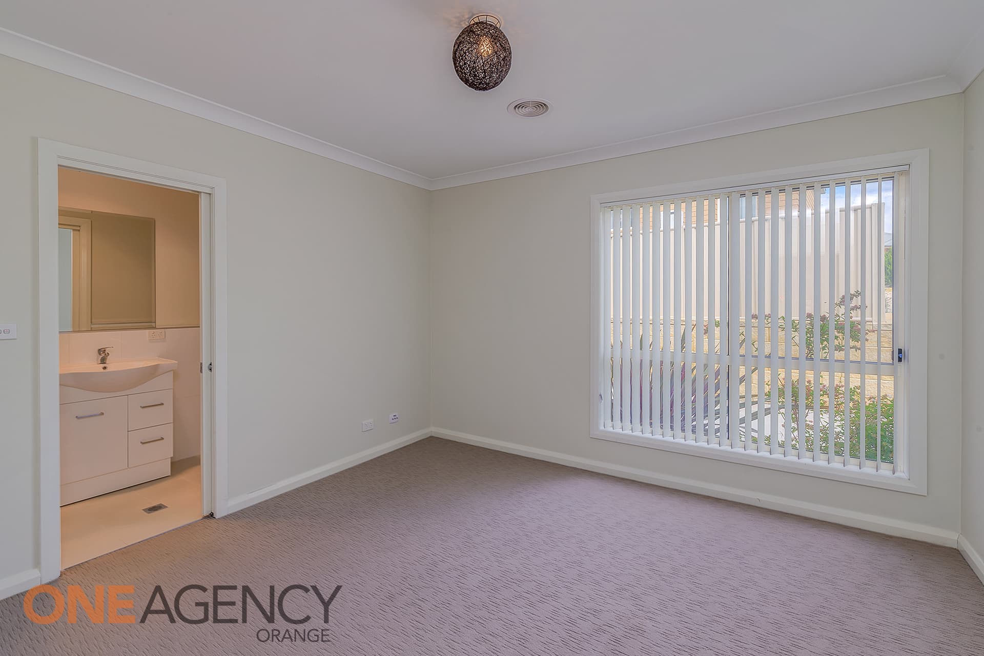 69a Brooklands Drive, Orange, Orange - Thumbnail 3