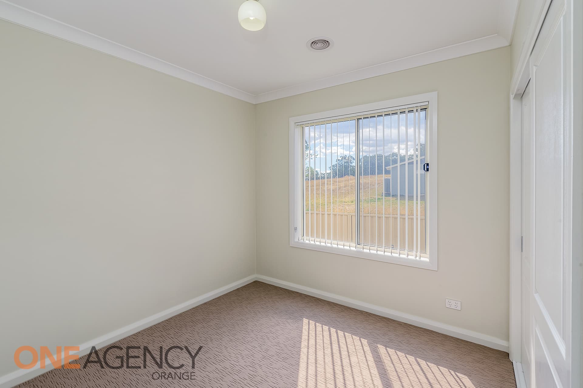 69a Brooklands Drive, Orange, Orange - Thumbnail 6