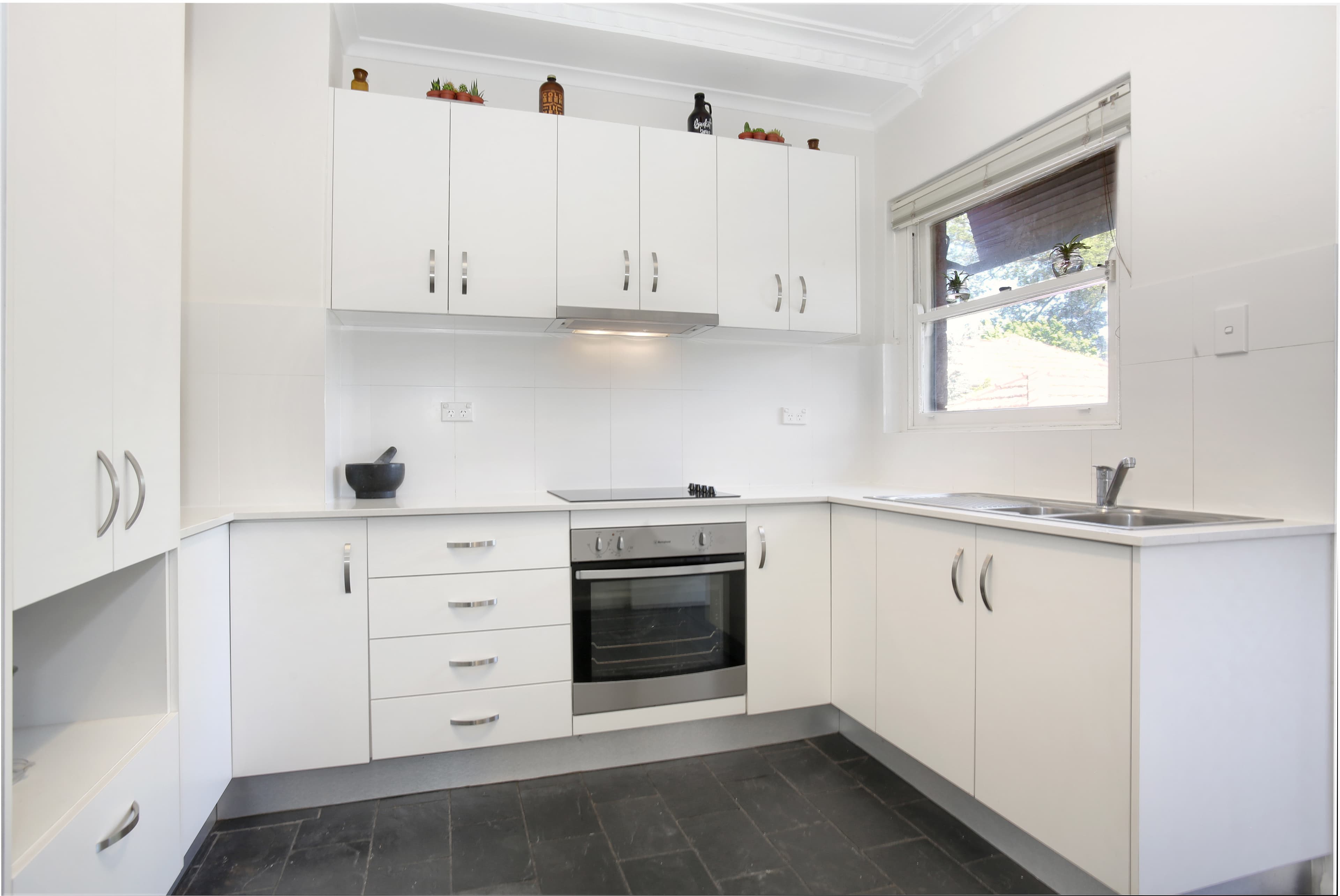66 New England Drive, Kingsgrove, Kingsgrove - Thumbnail 3