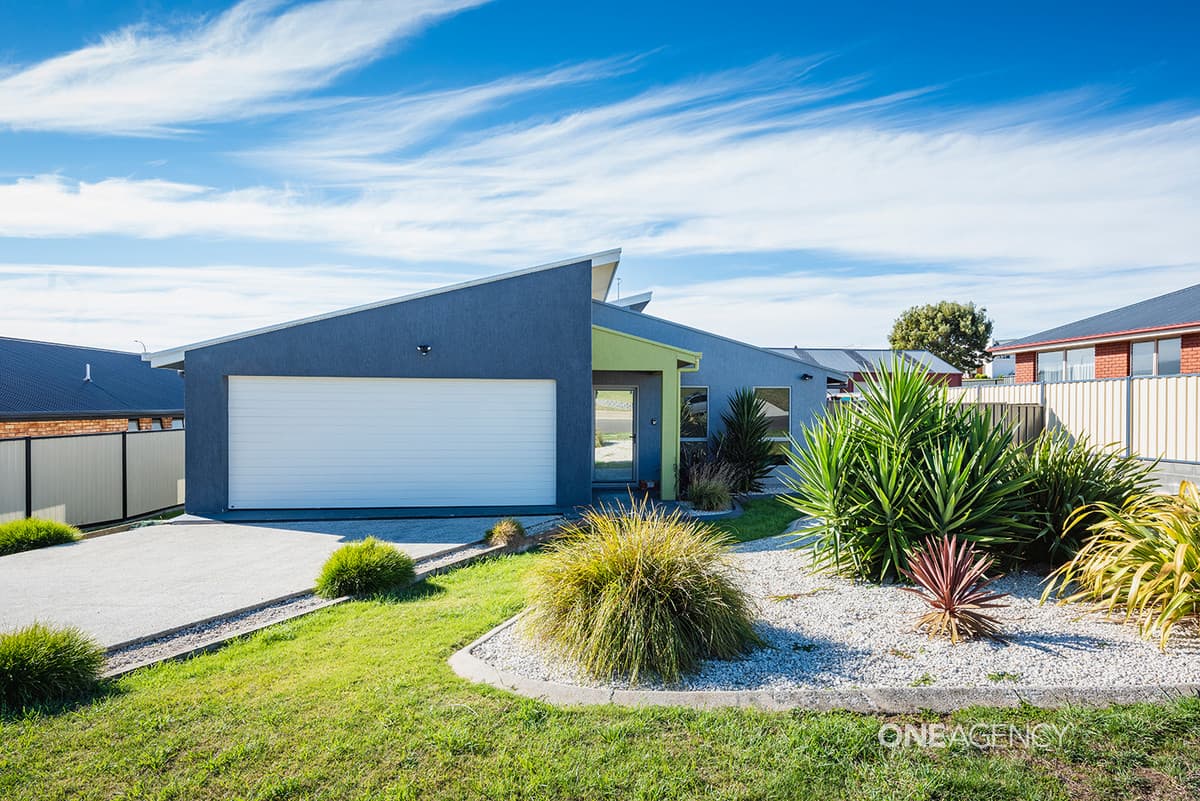 25 Hales Street, Penguin, Penguin - Image 1
