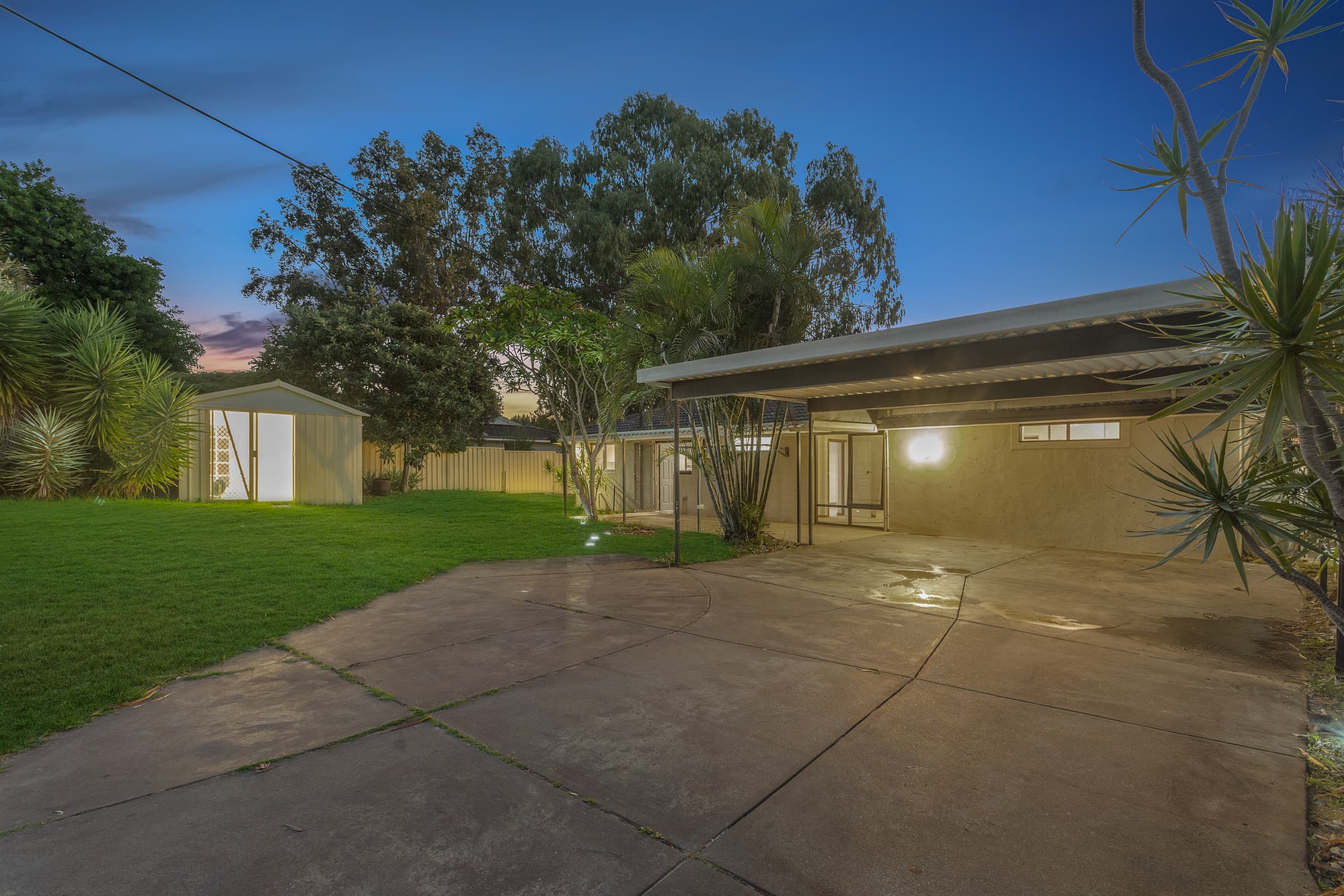 21 Downing Crescent, Wanneroo, Wanneroo - Thumbnail 2