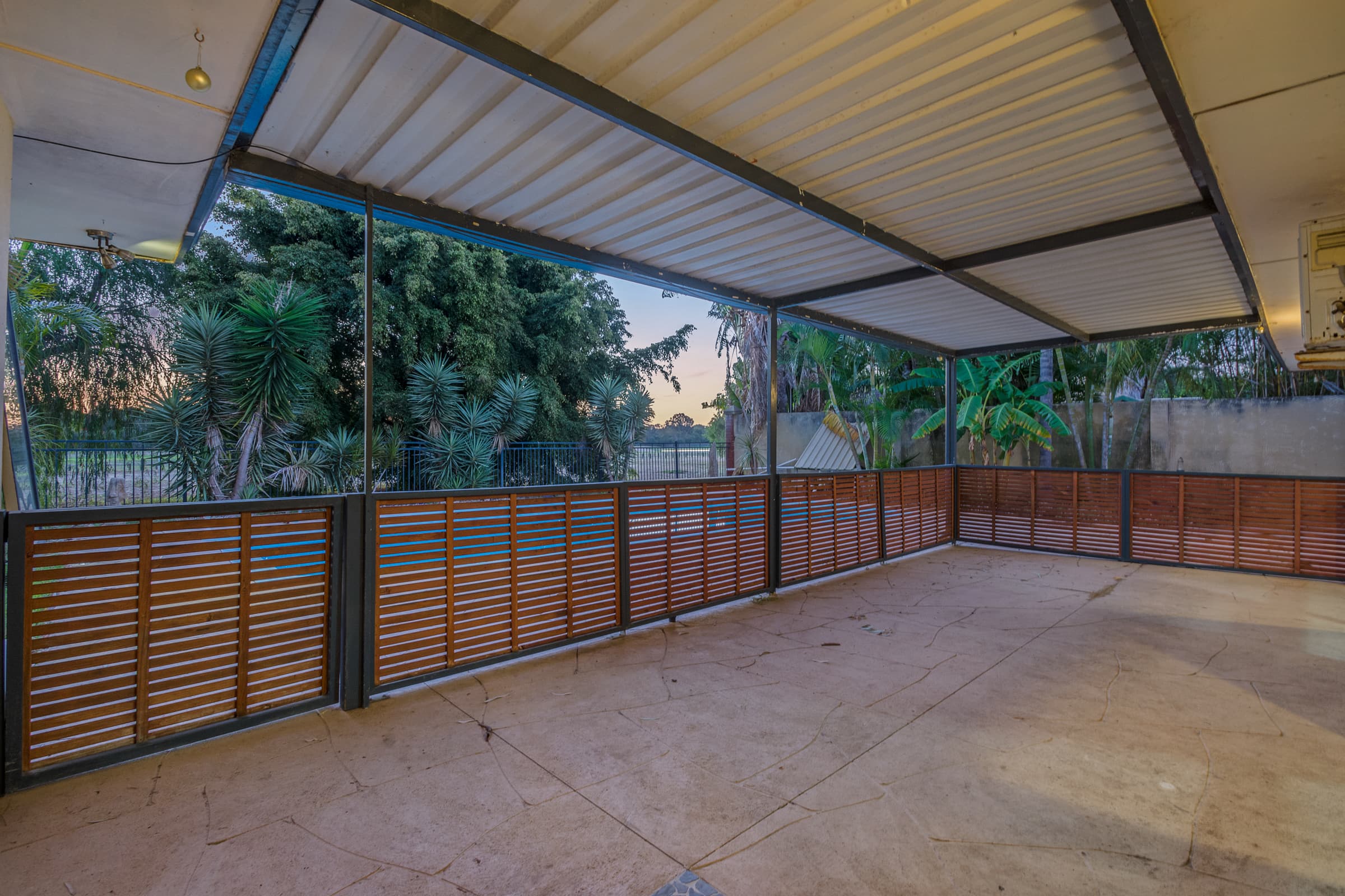 21 Downing Crescent, Wanneroo, Wanneroo - Thumbnail 4