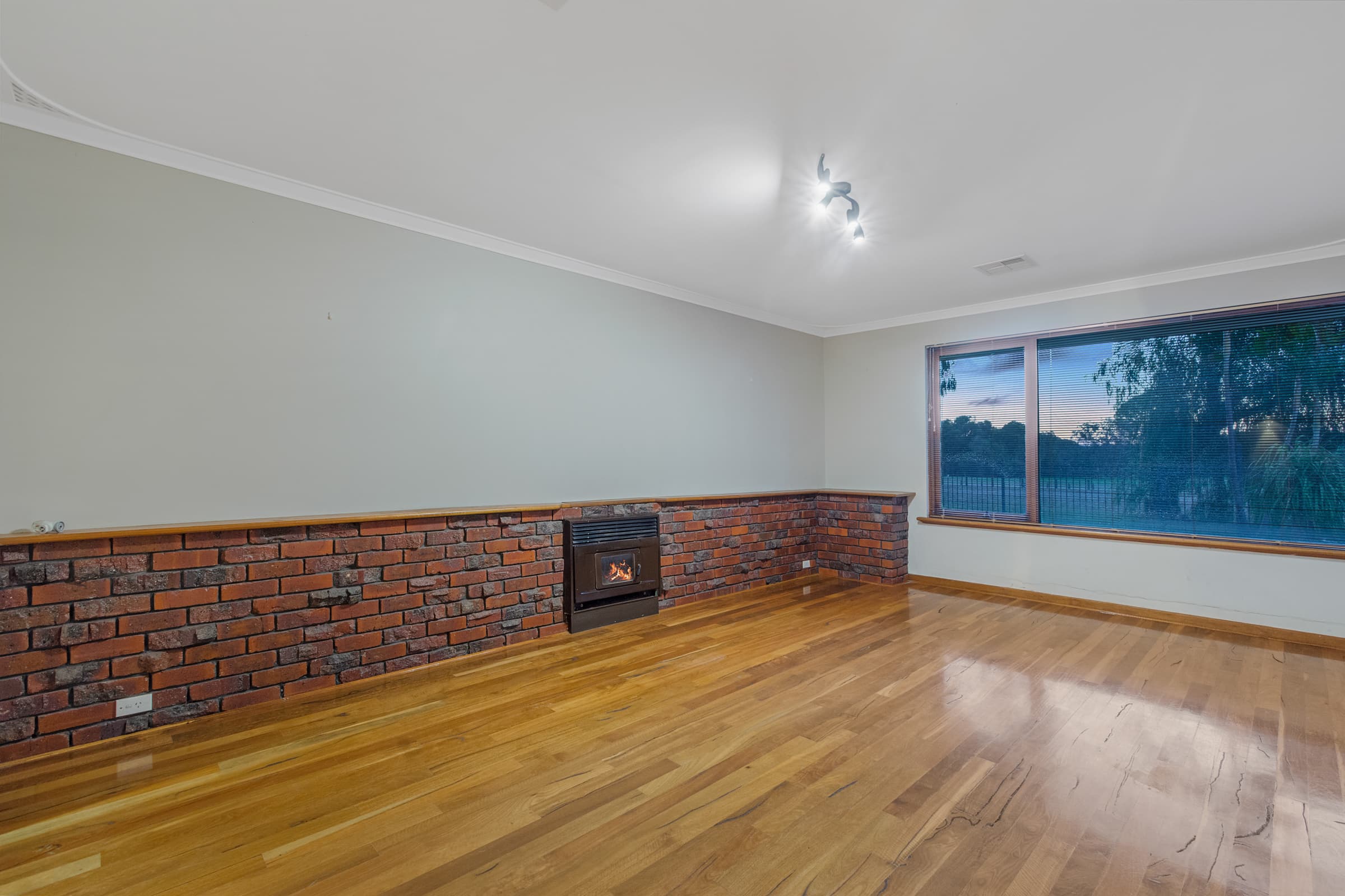 21 Downing Crescent, Wanneroo, Wanneroo - Thumbnail 6