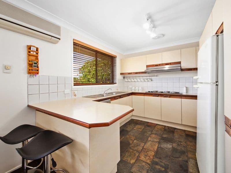 23 Banks Place, Barden Ridge, Barden Ridge - Thumbnail 3