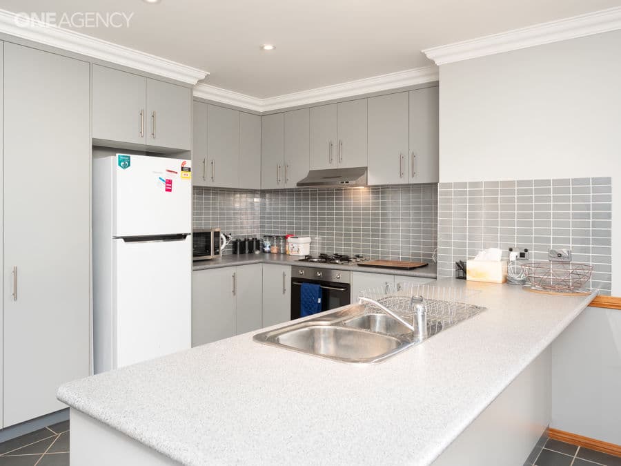 1 & 2 / 9 Osterley Street, Bourkelands, Bourkelands - Thumbnail 4