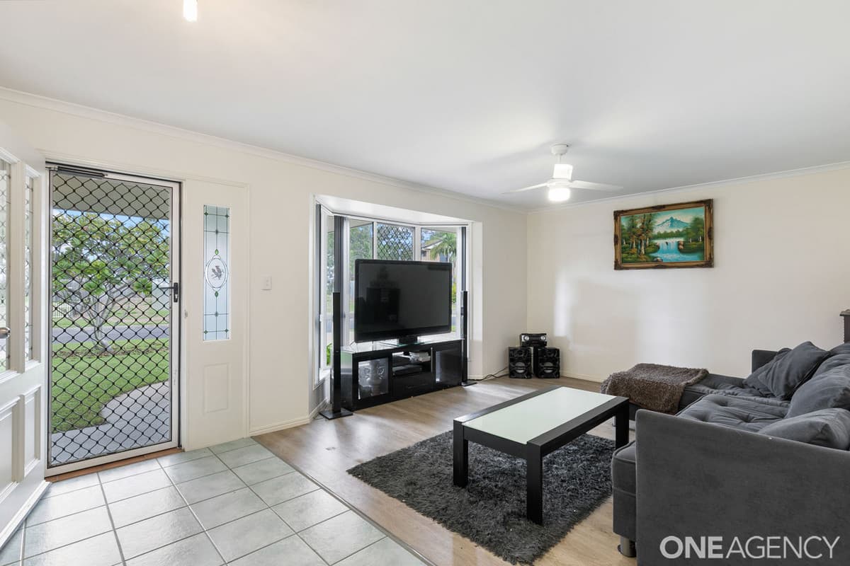29 Foreshore Drive, Urangan, Urangan - Thumbnail 2