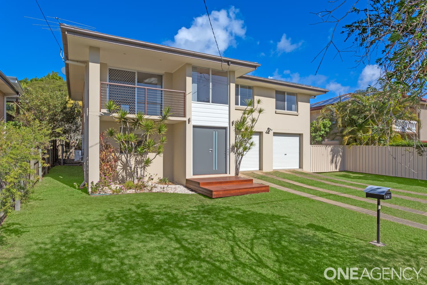 19 Waratah Drive, Clontarf, Clontarf - Image 1