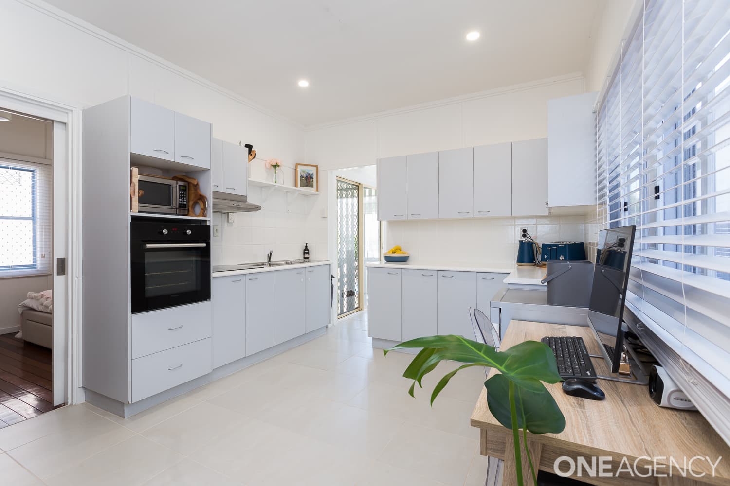 21 Blackwood Road, Margate, Margate - Thumbnail 2