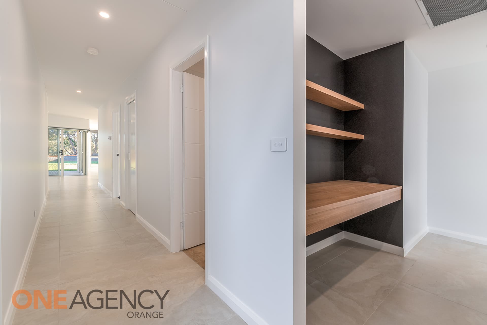20 Stevenson Way, Orange, Orange - Thumbnail 2