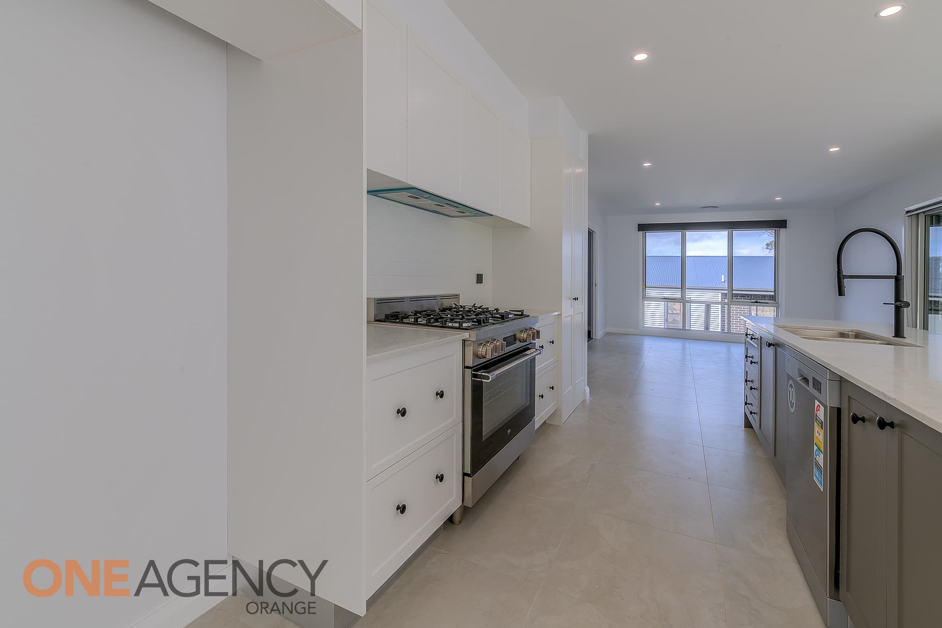 20 Stevenson Way, Orange, Orange - Thumbnail 6