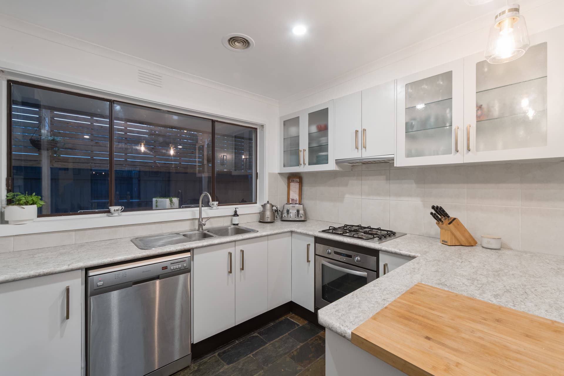 12 Hunt Drive, Seaford, Seaford - Thumbnail 7
