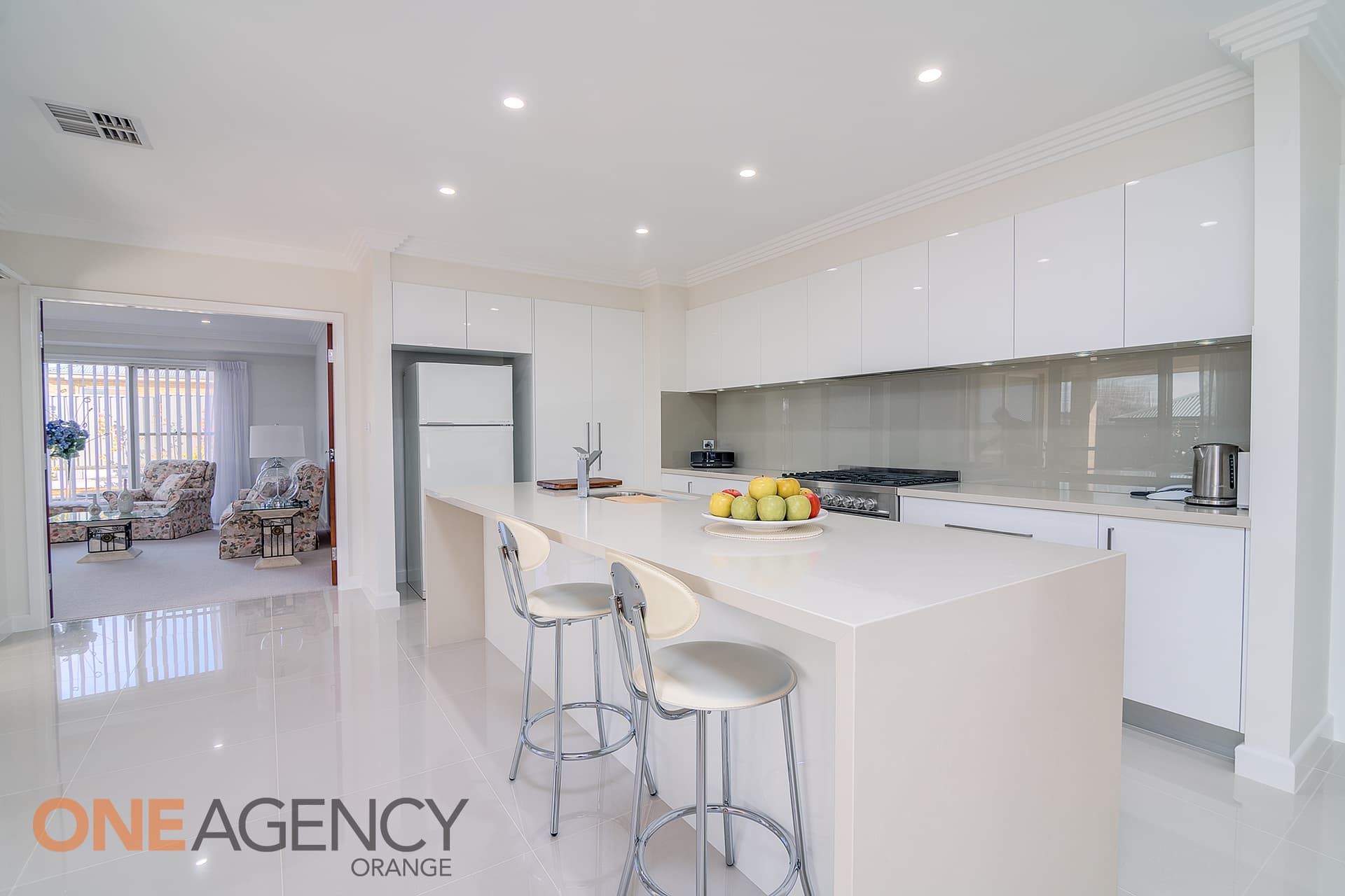 13 Mariposa Street, Orange, Orange - Thumbnail 6