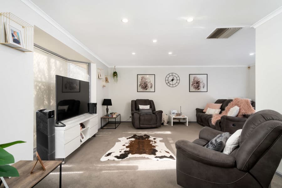 84 Stanley Street, Kooringal, Kooringal - Thumbnail 2