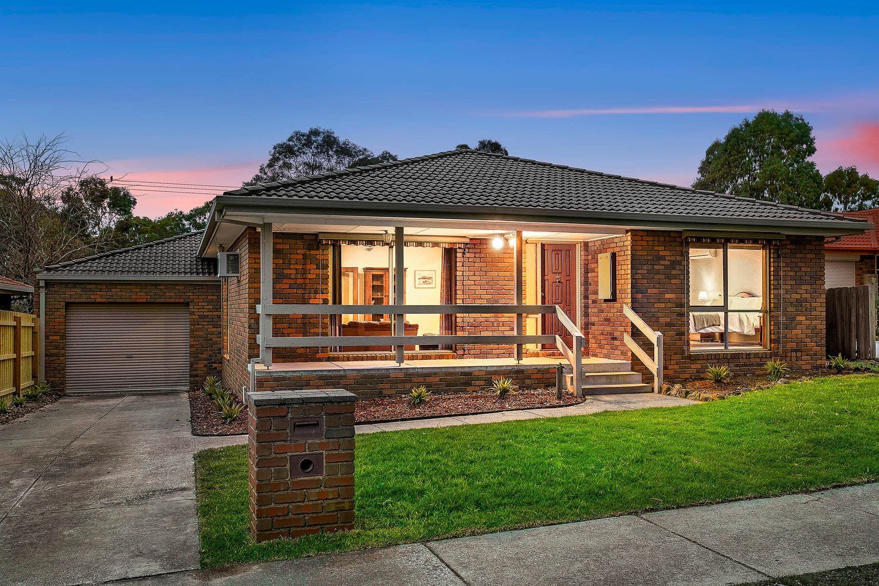 11 Woodstock Close, Sunbury, Sunbury - Thumbnail 3