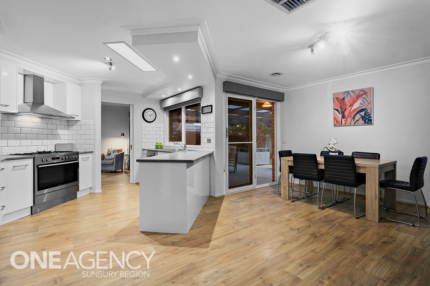 2 Carey Court, Sunbury, Sunbury - Thumbnail 3
