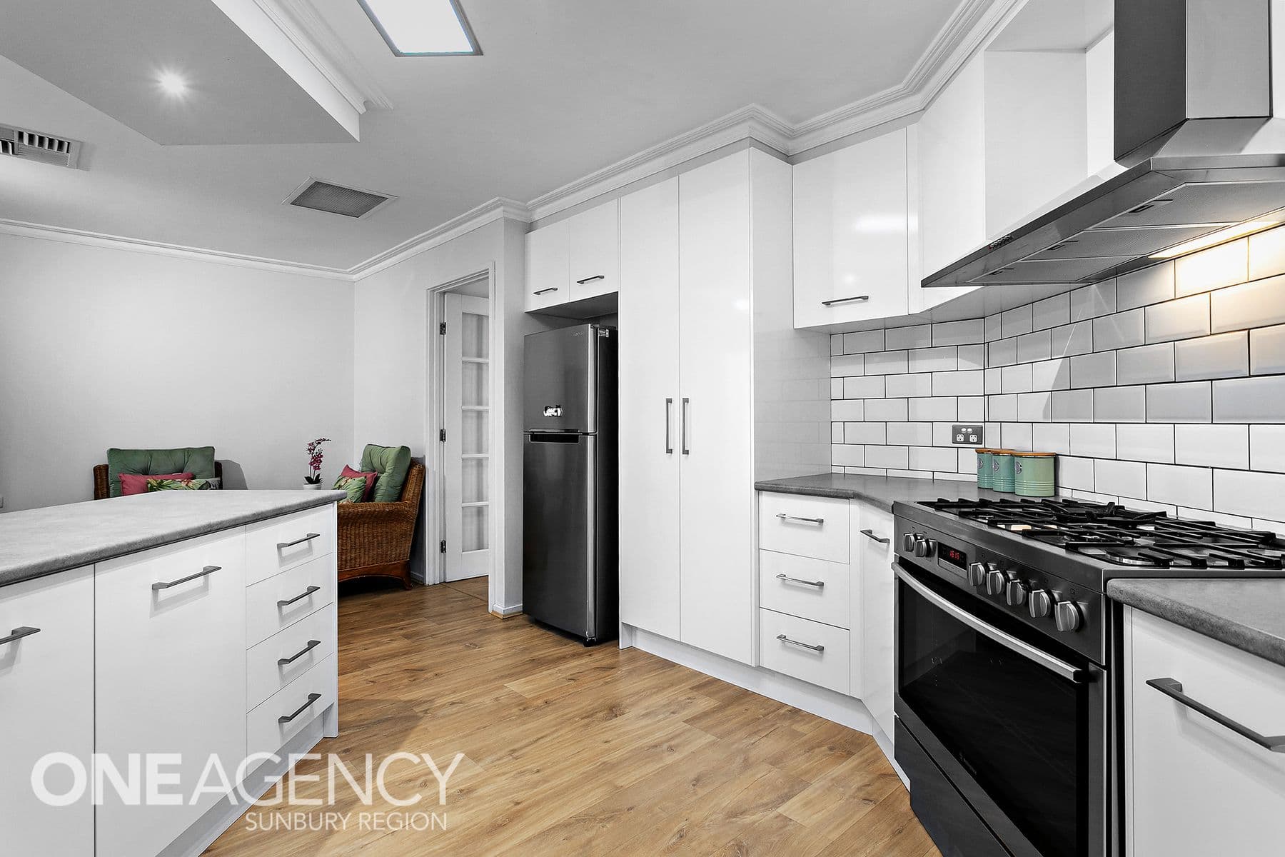 2 Carey Court, Sunbury, Sunbury - Thumbnail 4