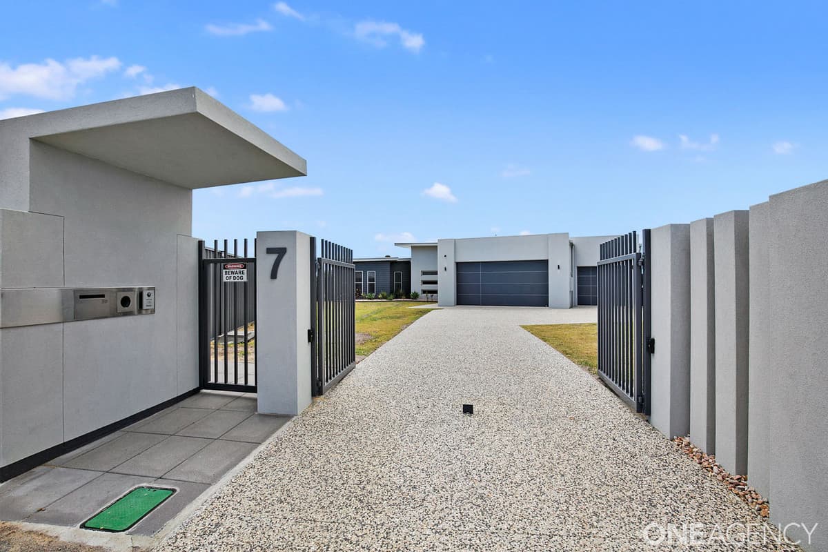 7 Kirra Court, Eli Waters, Eli Waters - Thumbnail 8