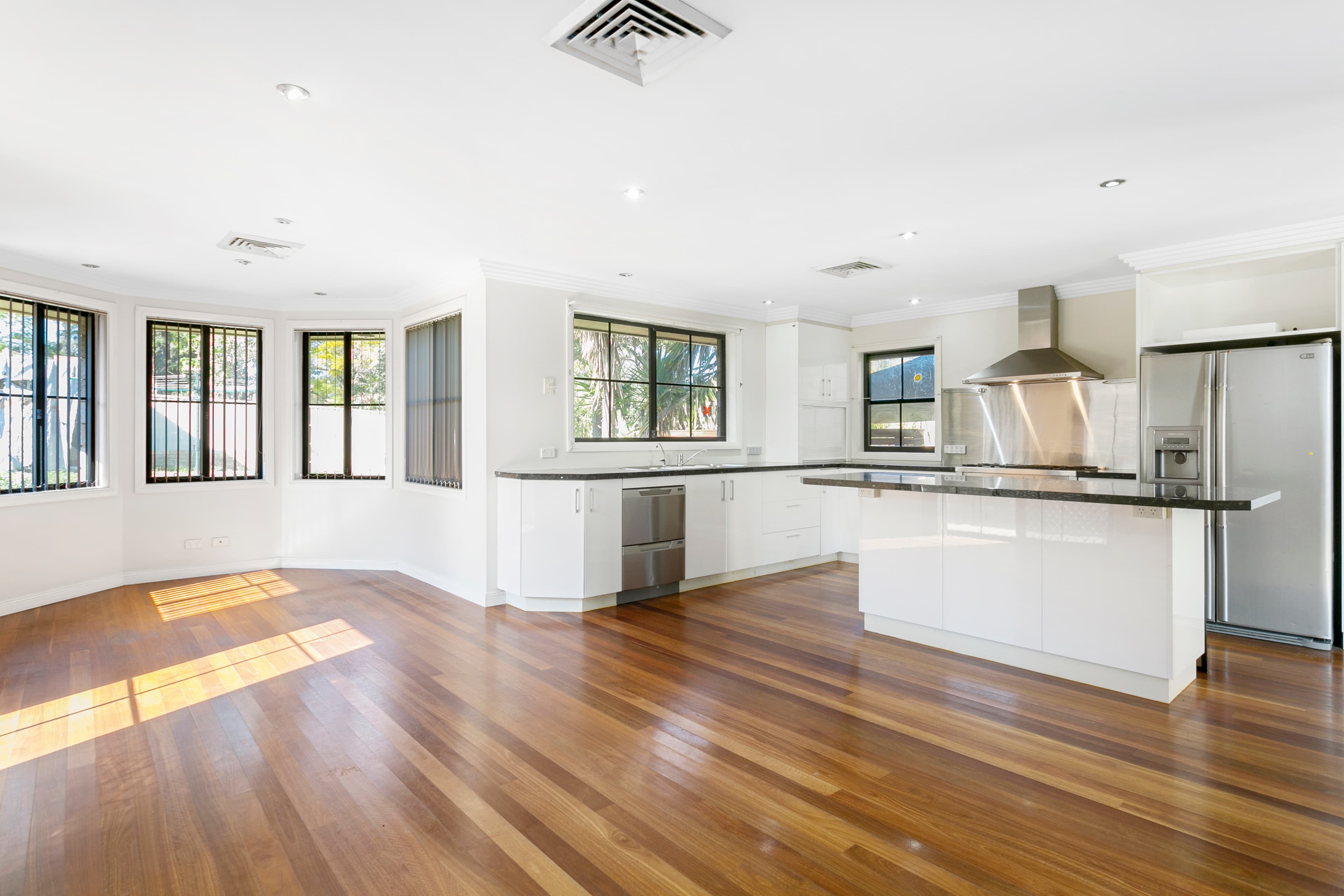 7 Nutmeg Close, Casula, Casula - Thumbnail 4