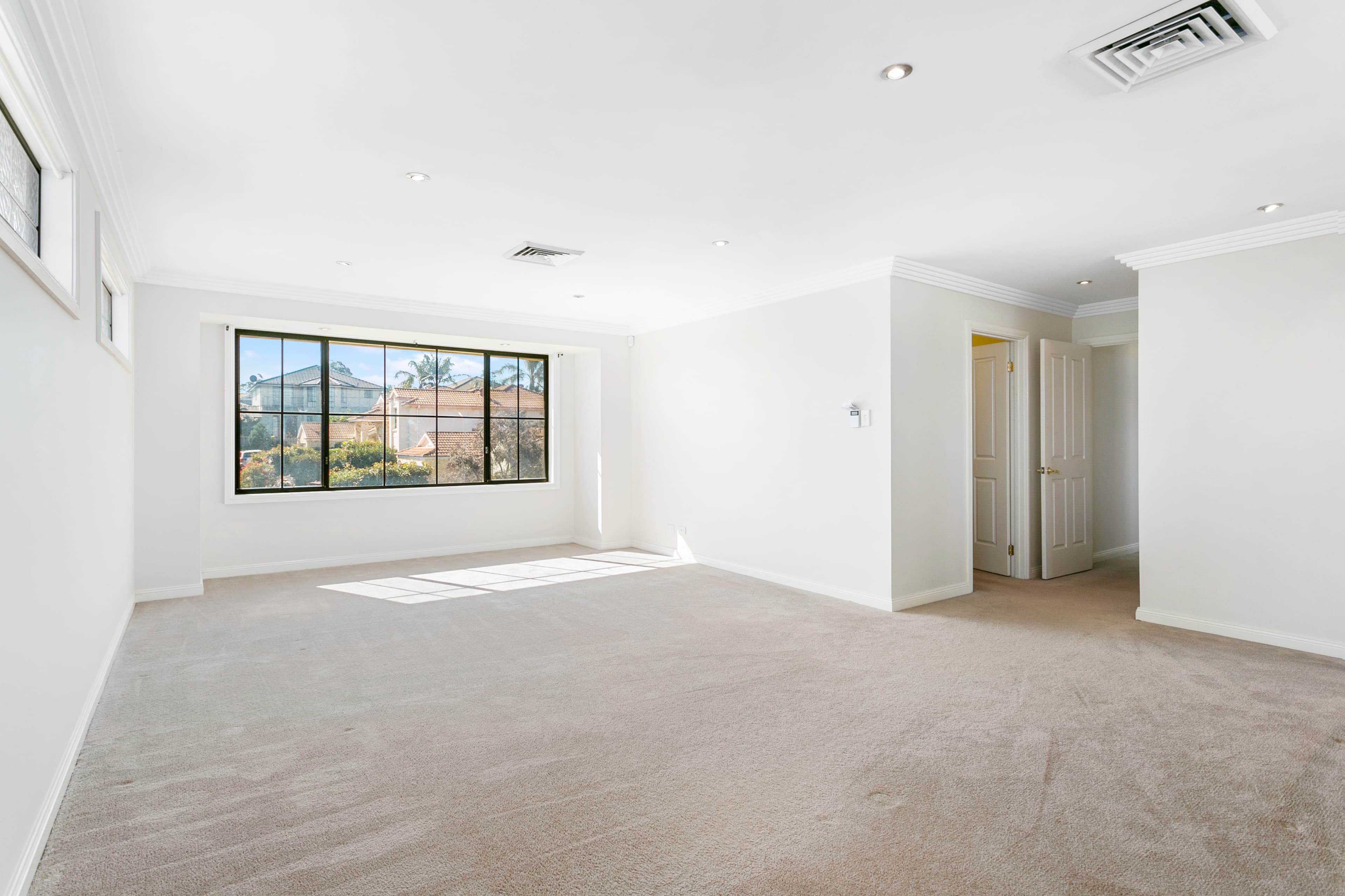 7 Nutmeg Close, Casula, Casula - Thumbnail 6