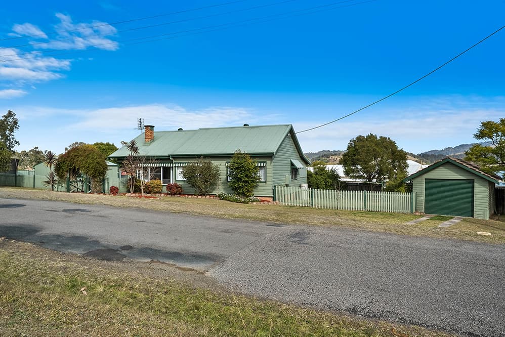 17 Lostock Road, Gresford, Gresford - Thumbnail 5